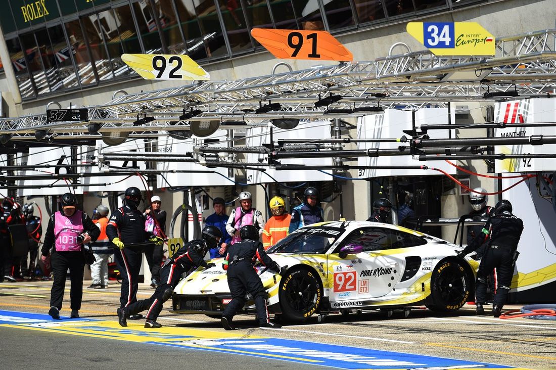 Porsche 911 GT3 R LMGT3 #92 Manthey Purerxcing: Aliaksandr Malykhin, Joel Sturm, Klaus Bachler