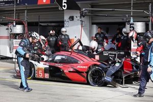 #5 Porsche Penske Motorsport Porsche 963: Matt Campbell, Michael Christensen, Frederic Makowiecki