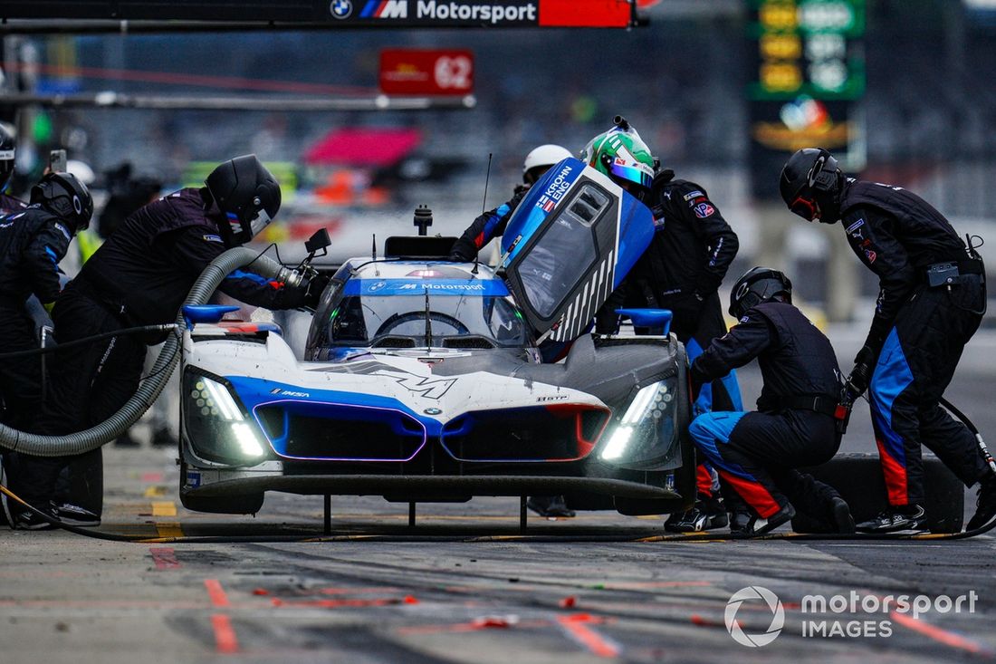 #24 BMW Team RLL BMW M Hybrid V8: Jesse Krohn, Philipp Eng