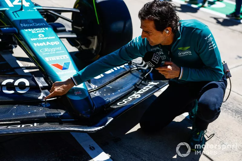 Pedro de la Rosa, ambassadeur de l'équipe Aston Martin F1 Team, parle de l'Aston Martin AMR24