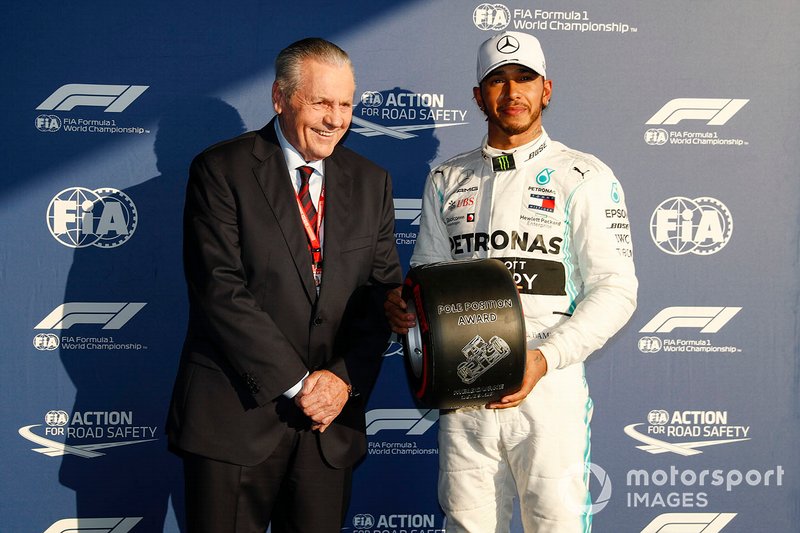 Pole Sitter Lewis Hamilton, Mercedes AMG F1 receives the Pirelli Pole Position Award in Parc Ferme from Alan Jones, Former F1 World Champion