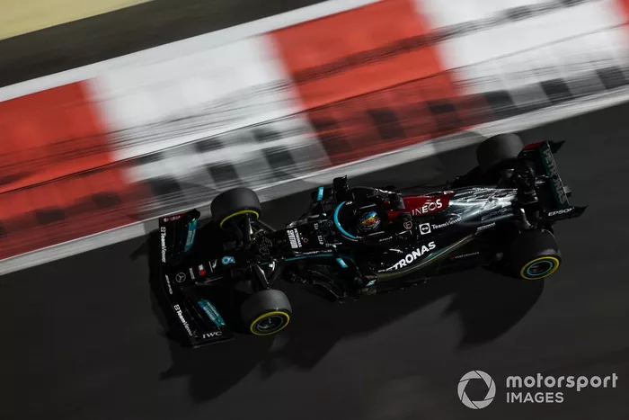 Lewis Hamilton, Mercedes W12