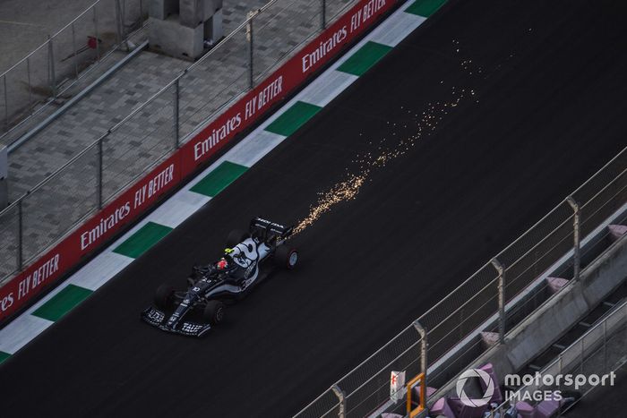 Rastro de chispas de Pierre Gasly, AlphaTauri AT02