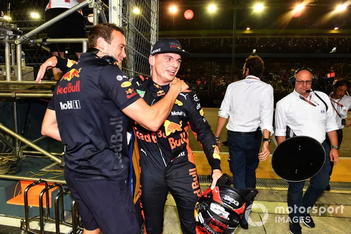 Max Verstappen, Red Bull Racing celebra en parc ferme 