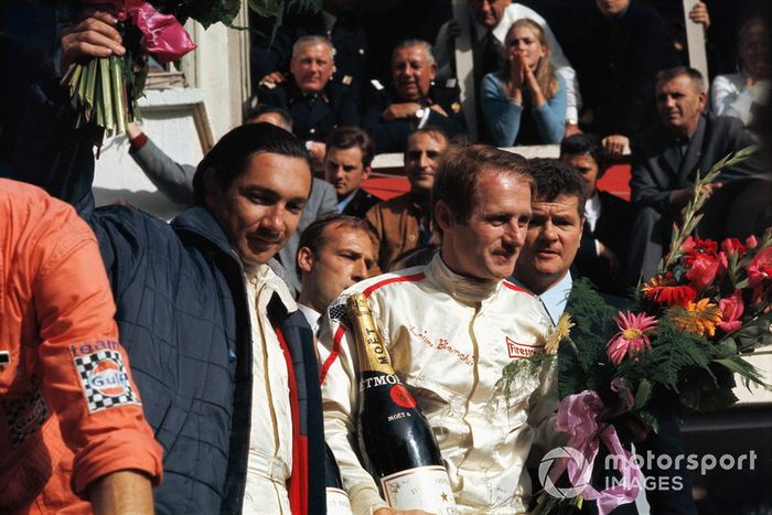 Ganadores de la carrera en el Ford GT40 #9: Pedro Rodríguez, Lucien Bianchi