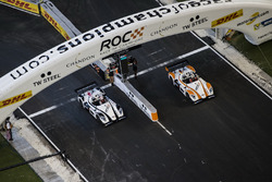 Le pilote du Team Nordic Tom Kristensen, contre le pilote du Team Germany Sebastian Vettel, en pilotant la Radical SR3 RSX