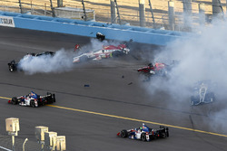 Startcrash mit Mikhail Aleshin, Marco Andretti, Graham Rahal, Max Chilton und Sebastien Bourdais