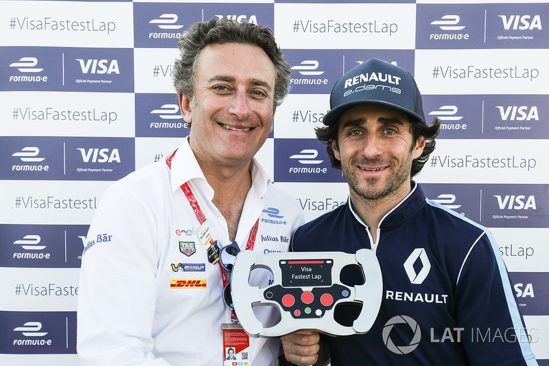 Alejandr Agag presents the Visa Fastest Lap trophy to Nicolas Prost, Renault e.Dams