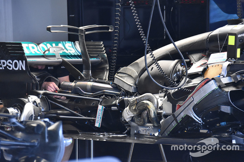 Детали задней части Mercedes F1 W08