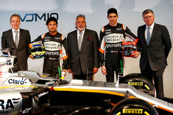 (L to R): Andrew Green, Sahara Force India F1 Team Technical Director; Sergio Perez, Sahara Force India F1; Dr. Vijay Mallya, Sahara Force India F1 Team Owner; Esteban Ocon, Sahara Force India F1 Team; Robert Fernley, Sahara Force India F1 Team Deputy Team Principal, and the Sahara Force India F1 VJM10