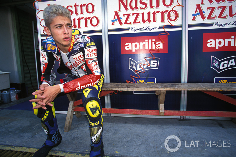 1998: ascenso a la clase de 250cc.