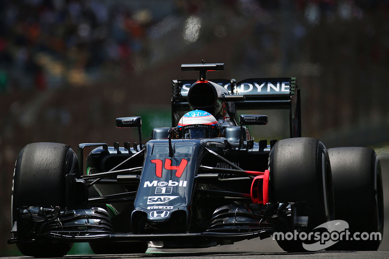 10: Фернандо Алонсо, McLaren MP4-31