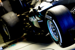 Un pneu Pirelli sur une Mercedes AMG F1 W07 Hybrid