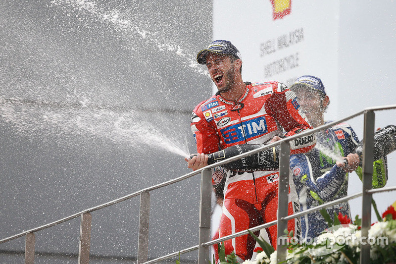 Podium: racewinnaar Andrea Dovizioso, Ducati Team