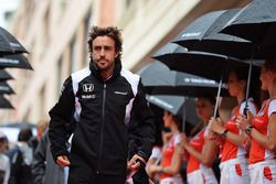 Fernando Alonso, McLaren en el desfile de pilotos