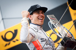 Переможець гонки Роберт Вікенс, Mercedes-AMG Team HWA, Mercedes-AMG C63 DTM
