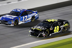 Jimmie Johnson, Hendrick Motorsports Chevrolet Camaro, Ricky Stenhouse Jr., Roush Fenway Racing Ford Fusion