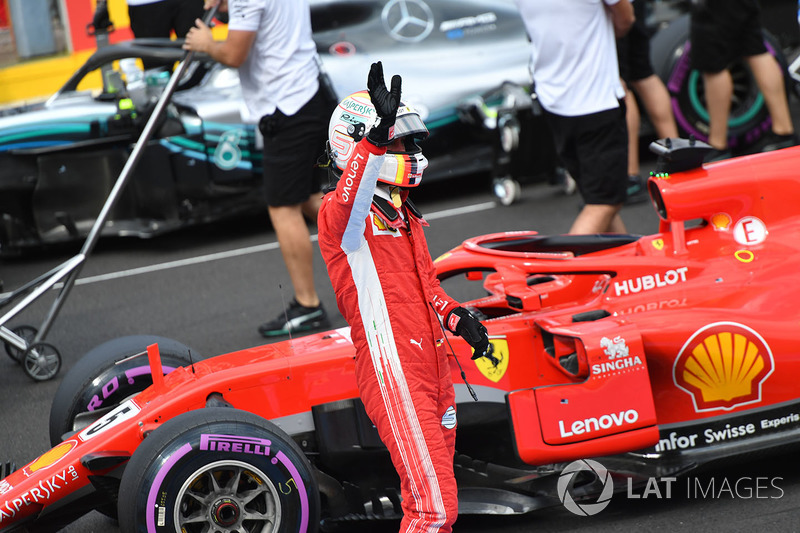 Sebastian Vettel, Ferrari merayakan start ketiga dari parc ferme
