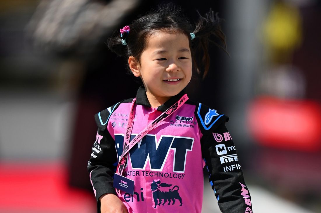 Un joven aficionado a la F1 alpina