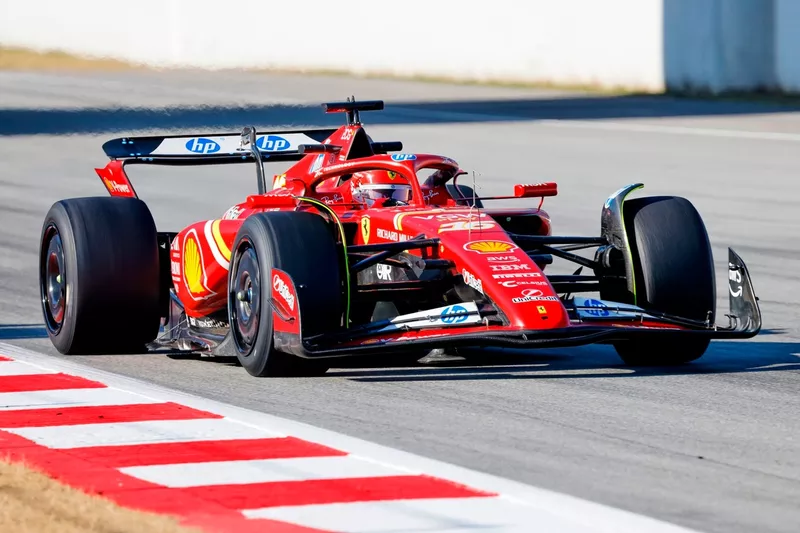 Charles Leclerc, Ferrari SF-24 lors des essais Pirelli