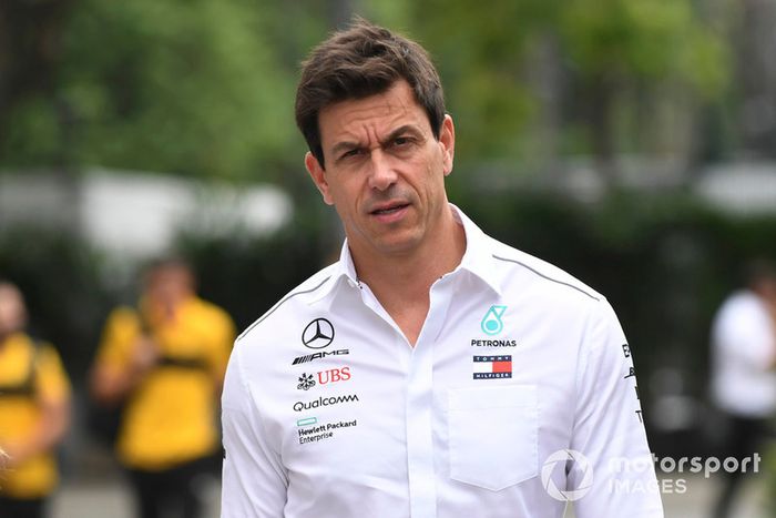 Toto Wolff: “Você quer controlar tudo e há um milhão de cenários sobre os quais discutimos pela manhã, mas tivemos outro na corrida”
