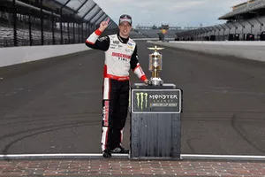 Brad Keselowski, Team Penske, Ford Fusion Discount Tire celebrates his win