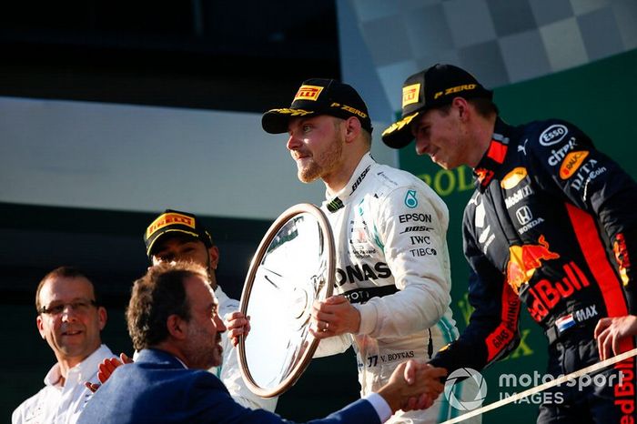 Lewis Hamilton, Mercedes AMG F1 Valtteri Bottas, Mercedes AMG F1, y Max Verstappen, Red Bull Racing