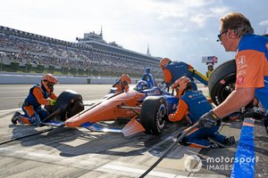 Scott Dixon, Chip Ganassi Racing Honda pit stop