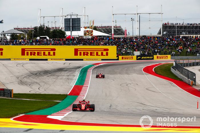 Kimi Raikkonen, Ferrari SF71H,  Sebastian Vettel, Ferrari SF71H