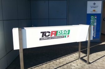 Insegna TCR DSG Endurance