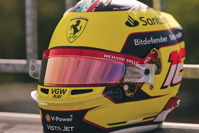Casco de Charles Leclerc, Ferrari