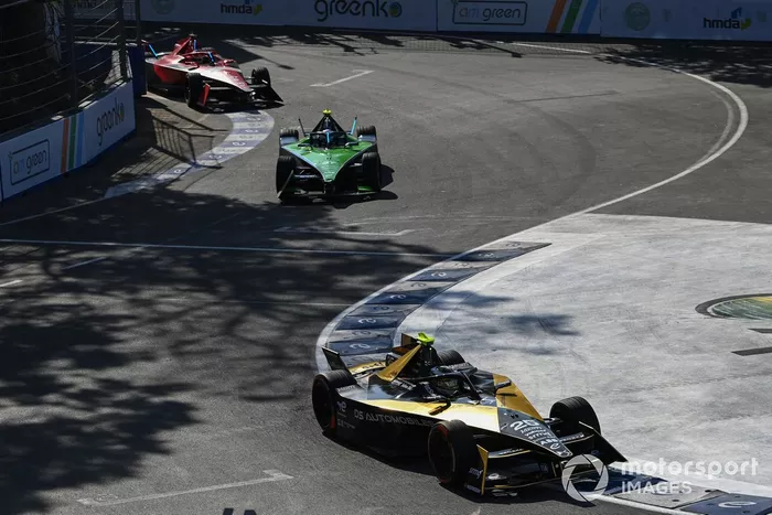 Stoffel Vandoorne, DS Penske, DS E-Tense FE23, Nick Cassidy, Envision Racing, Jaguar I-TYPE 6, Jake Dennis, Andretti Autosport, Porsche 99 X Electric Gen3