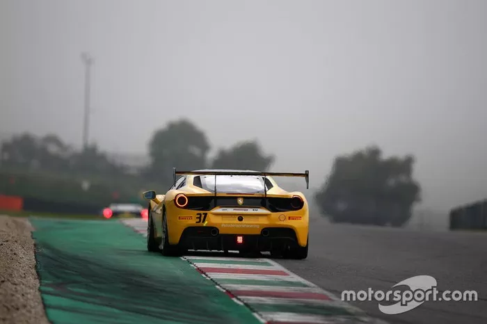 #37 Ferrari 488 Challenge, Scuderia Praha: Jan Danis