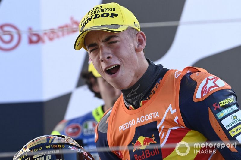 El ganador de la carrera y campeón del mundo Pedro Acosta, Red Bull KTM Ajo