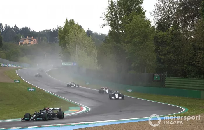 Valtteri Bottas, Mercedes W12, George Russell, Williams FW43B, Kimi Raikkonen, Alfa Romeo Racing C41