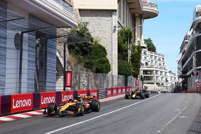 Oscar Piastri, McLaren, Max Verstappen, Red Bull Racing