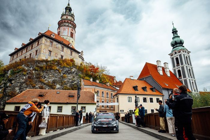 Такамото Кацута, Аарон Джонстон, Toyota Gazoo Racing WRT Toyota GR Yaris Rally1