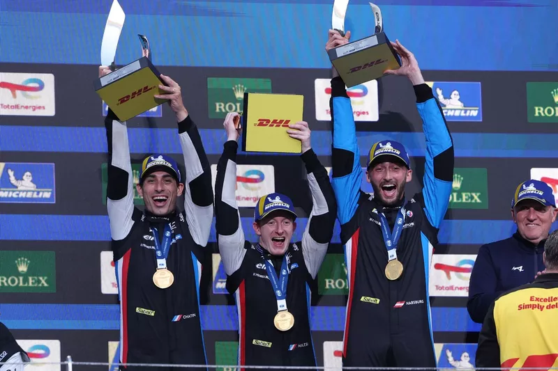 Podium : Vainqueur de la course #35 Alpine Endurance Team Alpine A424 : Paul-Loup Chatin, Ferdinand Habsburg, Charles Milesi