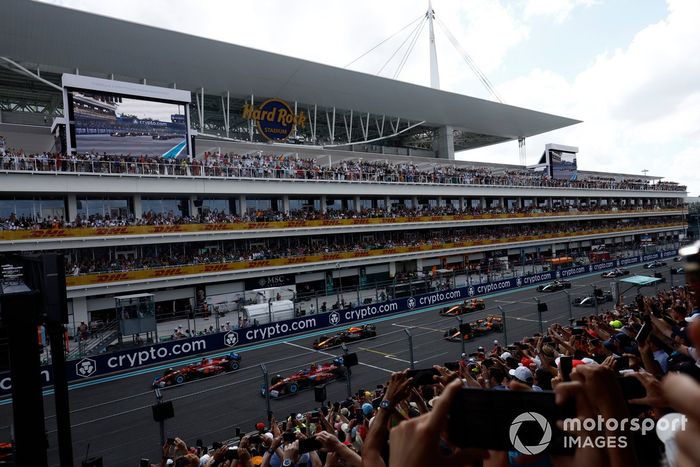  Charles Leclerc, Ferrari SF-24 Carlos Sainz, Ferrari SF-24 