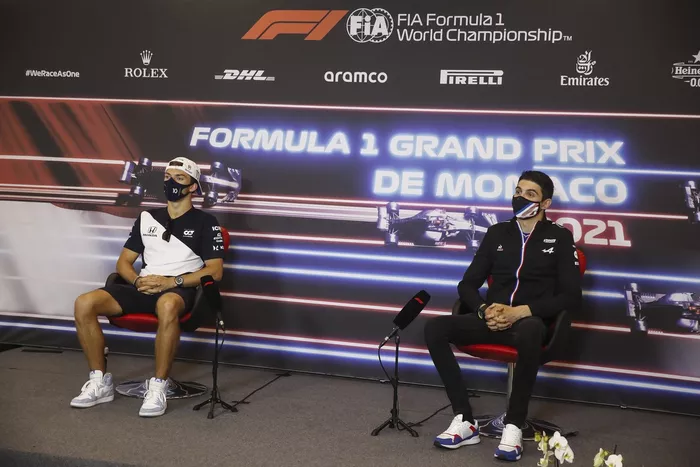 Pierre Gasly, AlphaTauri, y Esteban Ocon, Alpine F1