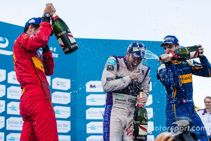 Podium: ganador, Sam Bird, DS Virgin Racing Formula E Team; segundo, Sébastien Buemi, Renault e.Dams; tercero, Lucas di Grassi, ABT Schaeffler Audi Sport