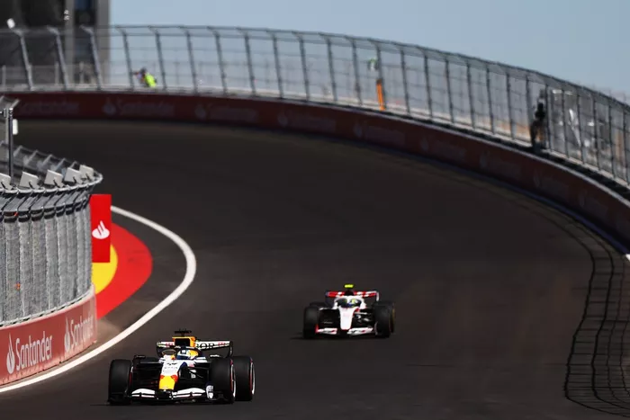 Oliver Bearman, equipo Haas de F1; Arvid Lindblad, Racing Bulls