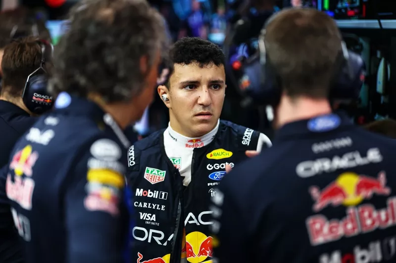 Laurent Mekies, directeur de l’équipe Red Bull Racing, Isack Hadjar, Red Bull Racing