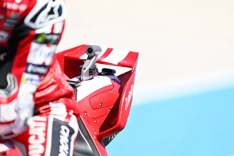 BALATONBOGLAR, HONGRIE - 6 JUIN : Le nouvel aileron arrière de la Lenovo Ducati lors des qualifications précédant le Grand Prix de MotoGP de Hongrie, sur le circuit de Balaton Park, le 6 juin 2026 à Balatonboglar, en Hongrie. (Photo : Gold & Goose Pho