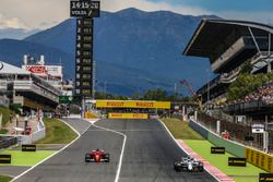 Felipe Massa, Williams FW40, as Kimi Raikkonen, Ferrari SF70H