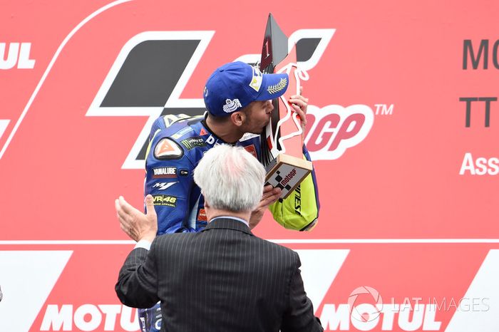 Podio: Ganador de la carrera Valentino Rossi, Yamaha Factory Racing