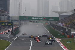 Lewis Hamilton, Mercedes AMG F1 W08, leads Sebastian Vettel, Ferrari SF70H, Valtteri Bottas, Mercede