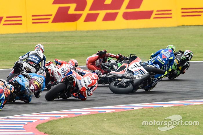 En Argentina sufrió un accidente al inicio de la carrera
