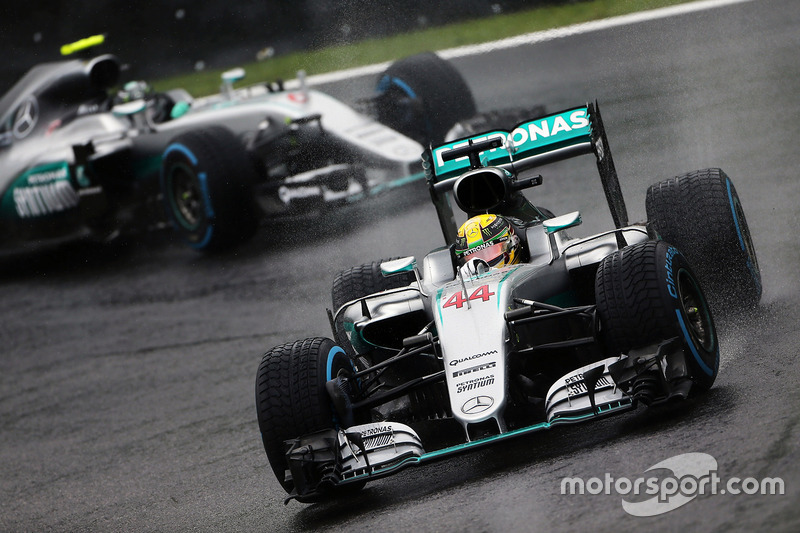 Lewis Hamilton, Mercedes AMG F1 W07 Hybrid; Nico Rosberg, Mercedes AMG F1 W07 Hybrid