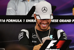 Lewis Hamilton, Mercedes AMG F1 in der FIA Pressekonferenz